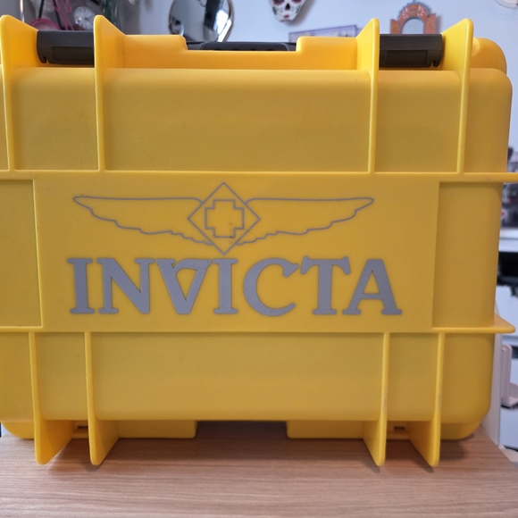 Invicta Yellow Storage Case - Picture 1 of 2